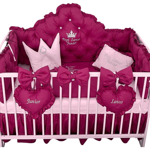 Lenjerie pătuț bebeluși cu apărători matlasate, cearșaf, păturică și pernuta Deseda Princess Ciclam