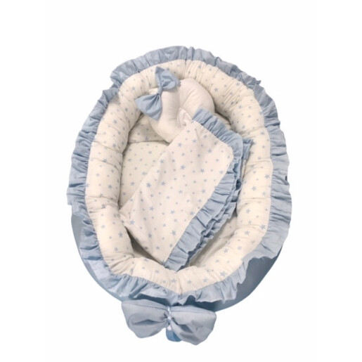 Set cuib baby nest bebelusi cu volanase albastru pal - stelute albastre pe alb LUX by Deseda + păturică + pernuta