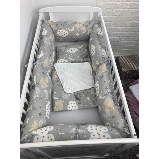 Lenjerie cu 6 bucati Perne Lungi protectii laterale patut, cearșaf, păturică și pernuta Deseda Norisori gri- bej