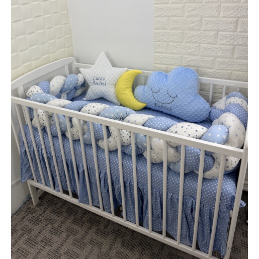 Pat + Saltea + Lenjerie de pat cu apărătoare împletită în 4 și 2 perne decorative + baldachin tulle colorat și suport, Deseda Mix stelute bleo