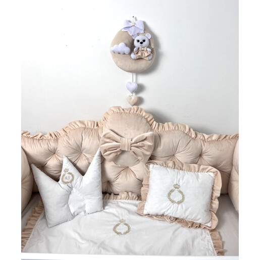 Lenjerie pătuț bebeluși din Catifea Ivory cu apărători matlasate, cearșaf, păturică și pernuta din catifea 