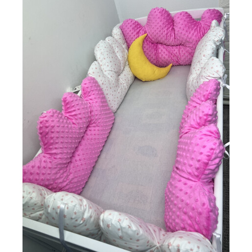 Set 6 aparatori patut pernute norisori Mincky roz - steluțe roz pe alb + perna mică luna Deseda