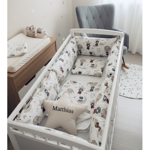 Pat + Saltea + Lenjerie cu 6 bucati Perne Lungi protectii laterale patut, cearșaf, păturică și pernuta personalizata Deseda Ursi zburători