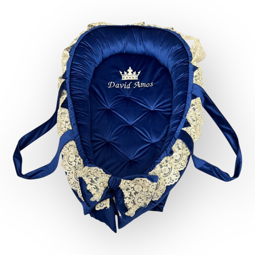 Cuib baby nest bebelusi DeLuxe din Catifea, Personalizat si cu dantela aurie, mânere, salteluta matlasata detașabilă Deseda Bleumarin