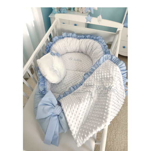 Cuib baby nest bebelusi cu desfacere  si volanase Baby blue- Mincky alb
