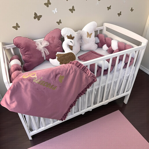 Lenjerie de pat din CATIFEA personalizata cu apărătoare împletită în 3 și perne deco fluturasi Deseda