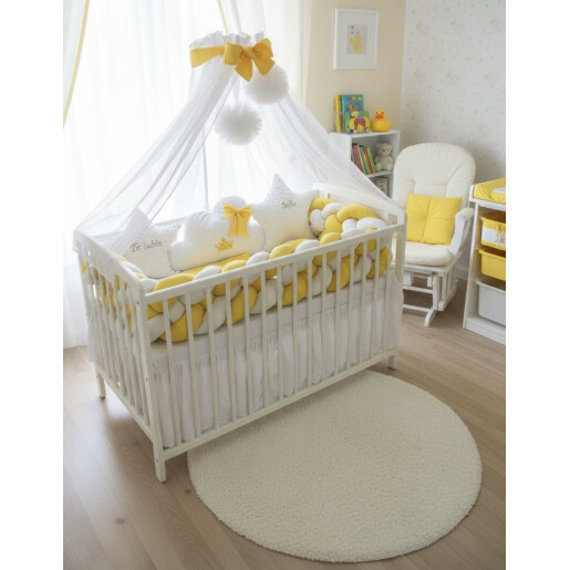 Lenjerie cu apărătoare împletită în 4, 240 cm cu 3 perne deco + cearșaf + plăpumioară + pernuta slim Deseda Galben alb