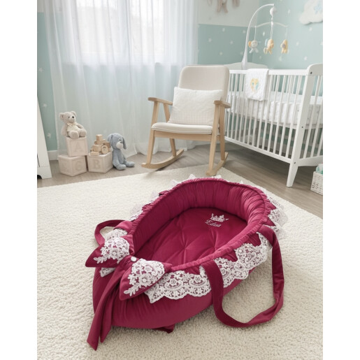 Cuib baby nest bebelusi DeLuxe din Catifea, Personalizat si cu dantela Alba, mânere, salteluta matlasata detașabilă Deseda Roz ciclam inchis