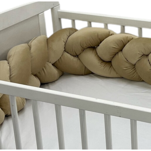 Lenjerie de pat 4 piese din CATIFEA Bej aurie cu apărătoare împletită în 3, paturica și perna deco steluța din catifea Deseda