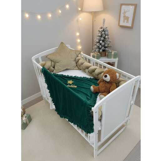 Lenjerie de pat 4 piese din CATIFEA Bej aurie cu apărătoare împletită în 3, paturica și perna deco steluța din catifea Deseda