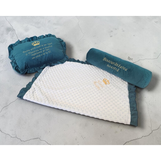 Set Paturica Personalizata din catifea si mincky +perna personalizata Deseda + perna cilindru