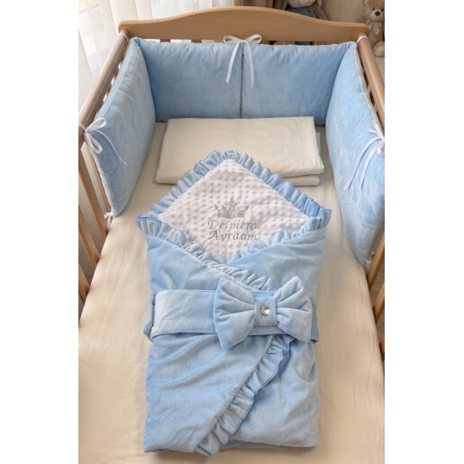 2 in 1 Port bebe si plapumioara Personalizata bebelusi Catifea si volanas LUX by Deseda Baby blue