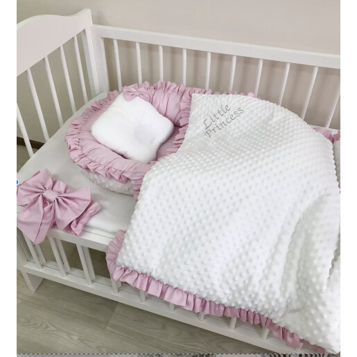 Cuib baby nest bebelusi cu desfacere  si volanase Roz baby - Mincky alb