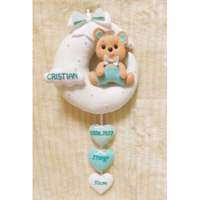 Decoratiune personalizata, Urs pe luna Alb - vernil, de agățat la baldachin, pe perete sau la pătuț bebeluși