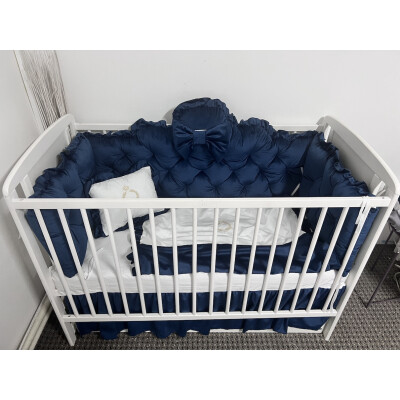 Lenjerie pătuț bebeluși din Catifea Albastru prăfuit cu apărători matlasate, cearșaf, păturică și pernuta din catifea 