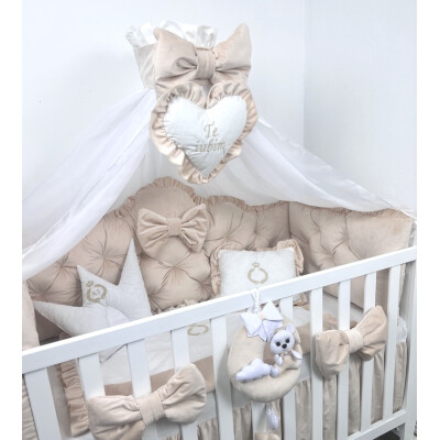 Lenjerie pătuț bebeluși din Catifea Ivory cu apărători matlasate, cearșaf, păturică și pernuta din catifea 