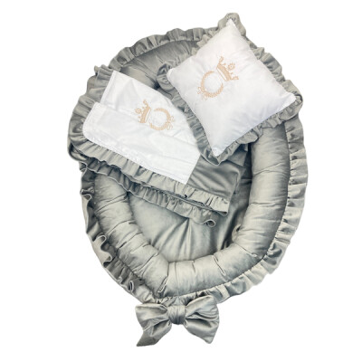 Set 4 în 1 LUX Cuib baby nest bebelusi din catifea GRI cu volanase și salteluta matlasata detașabilă + păturică și pernuta personalizata