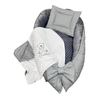 Set 3 în 1 Cuib baby nest bebelusi cu desfacere, perna slim și păturică dubla Minky alb, brodată 
