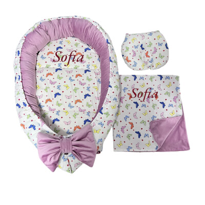 Set 4 în 1 Personalizat cuib baby nest bebelusi cu desfacere, salteluta detașabilă, perna formare cap și păturică dubla Catifea bumbac roz - Fluturași colorați 