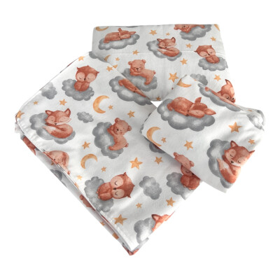 Set din finet paturica bebe cu cearsaf si pernuta pt pat Vulpile pe norișori