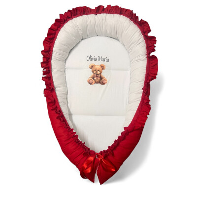 Cuib cu desfacere, salteluta detașabilă și volanase imprimat Roșu Ursulet cu inimioara roșie