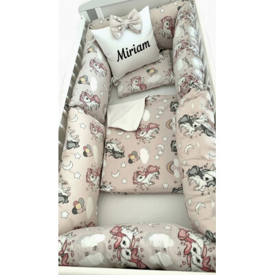 Lenjerie cu 6 bucati Perne Lungi protectii laterale patut, cearșaf, păturică și pernuta Deseda Unicorni