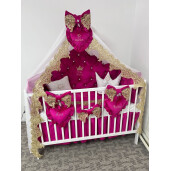 Lenjerie pătuț bebeluși Princess din Catifea roz ciclam cu apărători matlasate, cearșaf, cuvertură pat și pernuta și baldachin cu suport 