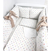 Lenjerie Personalizata cu aparatori din 12 pernute pufoase 30x30 cm , perna paturica si cearsaf cu volan Deseda Inimioare mărunte pe alb