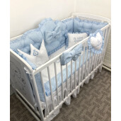 Lenjerie pătuț bebeluși cu apărători matlasate, cearșaf, păturică și pernuta Elegance Albastru pal