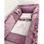 Pat personalizat + saltea + Lenjerie cu 6 bucati Perne Lungi cu volanase și fundițe patut 120x60 cm, cearșaf, păturică și pernuta Deseda Catifea Gri