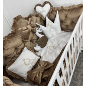 Lenjerie pătuț bebeluși din Catifea Maro ciocolata, cu apărători matlasate, cearșaf, păturică și pernuta din catifea 