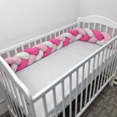 Set 7 piese Lenjerie cu apărătoare împletită 180 cm + cearșaf + păturică + pernuta formare cap + cuib cu desfacere + prosop cu capison Deseda Mix steluțe Roz