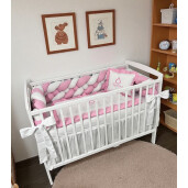 Lenjerie Lux cu apărătoare împletită în 4, 240 cm + cearșaf + păturică + pernuta personalizate Deseda Roz baby - alb