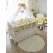 Lenjerie cu apărătoare împletită în 4, 240 cm cu 3 perne deco + cearșaf + plăpumioară + pernuta slim Deseda Galben alb