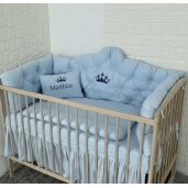 Lenjerie pătuț bebeluși cu apărători matlasate, cearșaf, păturică și pernuta Minunea mea Baby blue