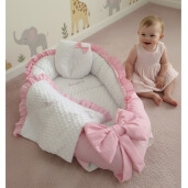 Cuib baby nest bebelusi cu desfacere  si volanase Roz baby - Mincky alb