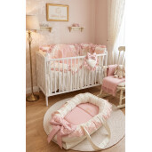 Patut bebe + saltea + Lenjerie de pat personalizata bebe cu 4 apărători perne matlasate fundițe și dantela LUX roz pudra - Ivory