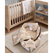 Set 3 piese Babynest personalizat cu desfacere, pt  bebelusi + paturica + pernuta formare cap, Stelute maro pe bej Deseda