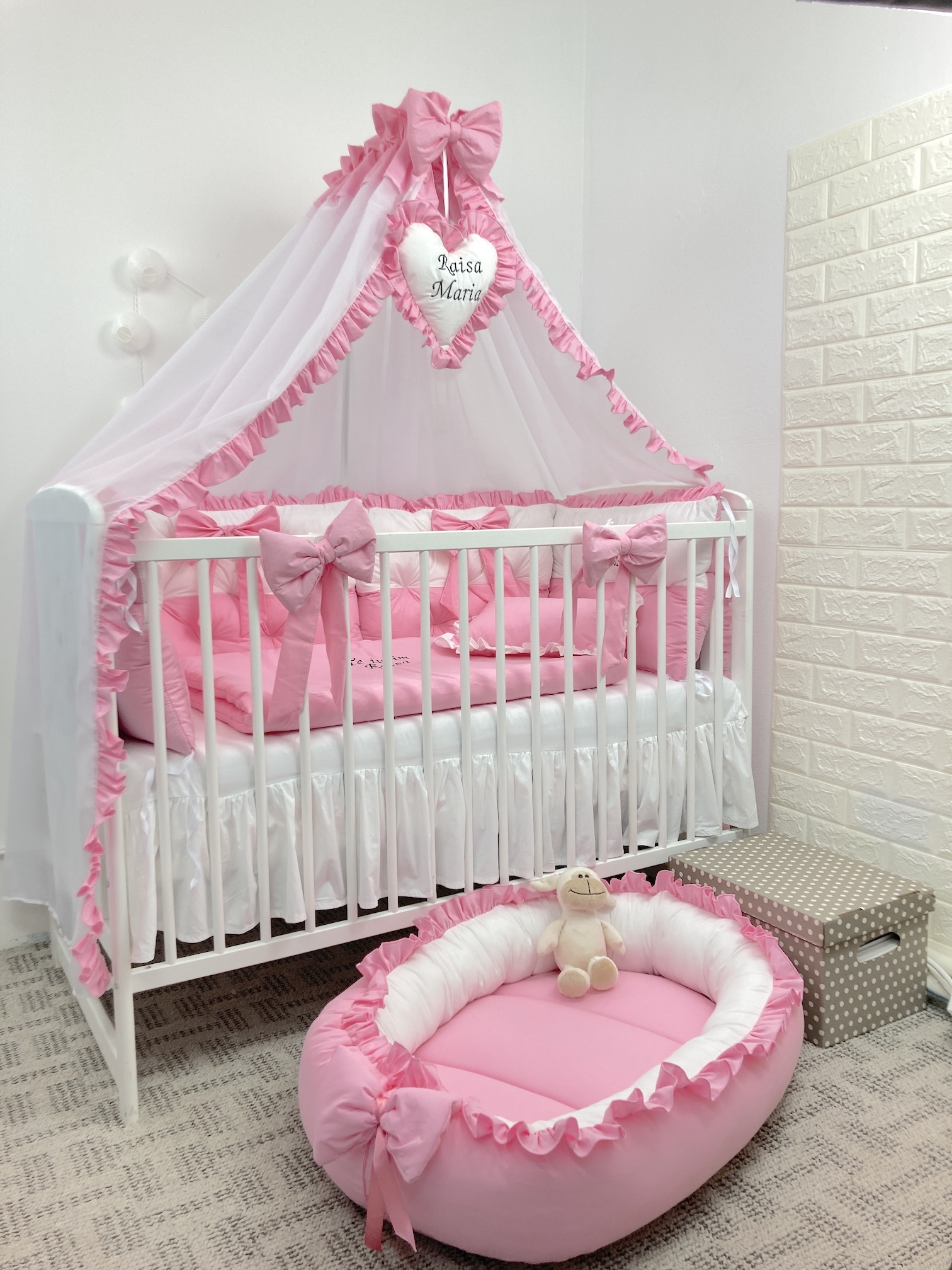 Set pătuț bebeluși cu saltea și lenjerie la preț accesibil de ...