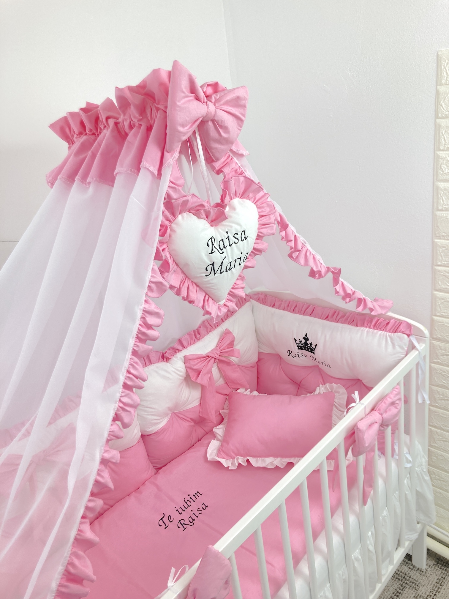 Set pătuț bebeluși cu saltea și lenjerie la preț accesibil de ...
