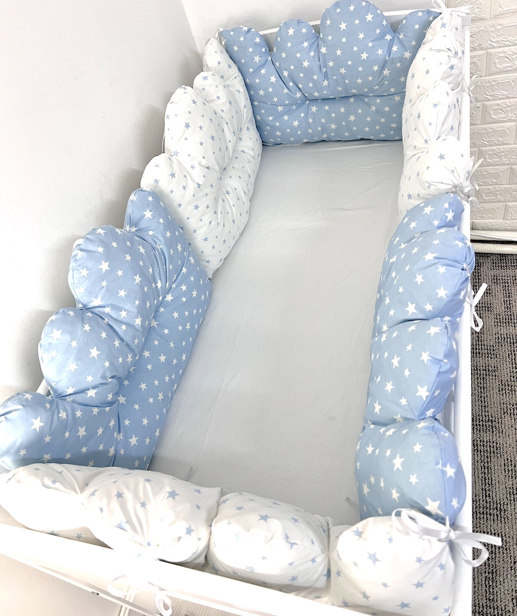 Aparatori protectii laterale pat bebe din pernute - Cusute cu mult drag!