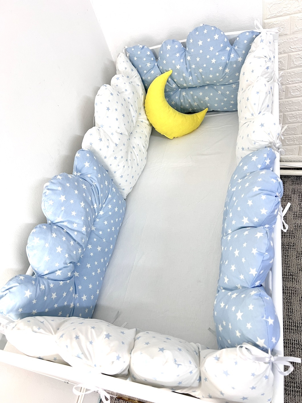 Aparatori protectii laterale pat bebe din pernute - Cusute cu mult drag!